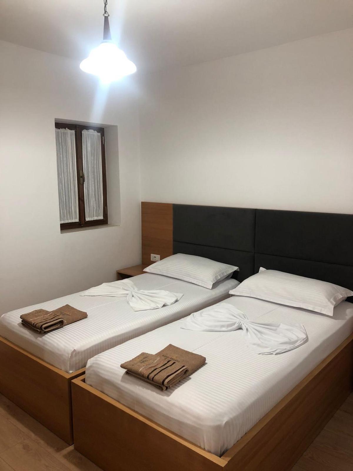 Hotel Kaso Ervehe Përmet Exterior foto